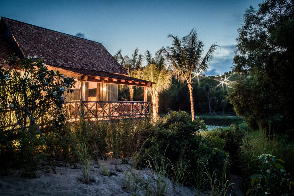 Zannier-Hotels-Bãi-San-Hô-Beach-Pool-Villa-Exterior-1-©-Frederik-Wissink-for-Zannier