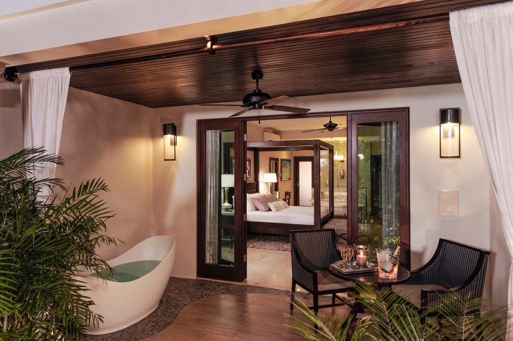 sandals-royal-caribbean (2)
