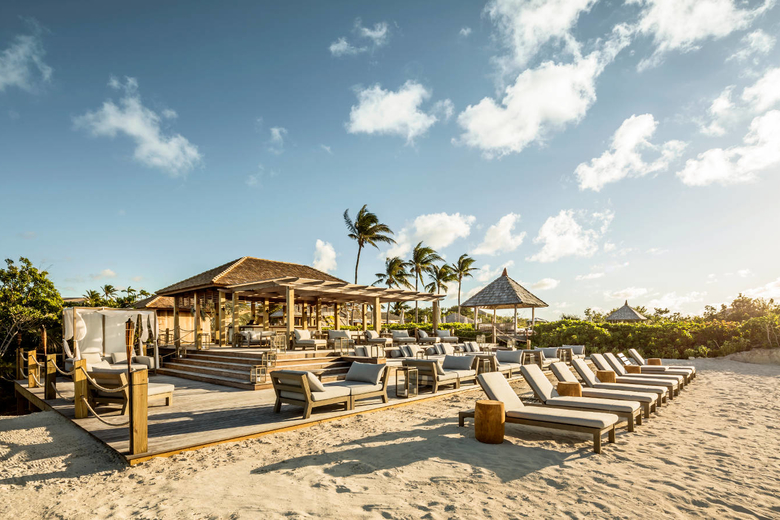 COMO-Parrot-Cay_COMO-Beach-Club_Deck_Daytime