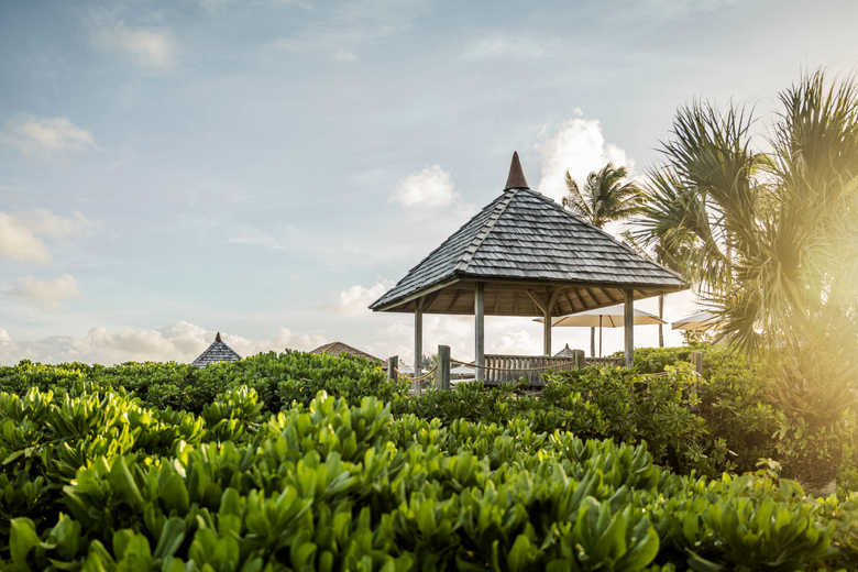 COMO-Parrot-Cay_Pool_Cabana