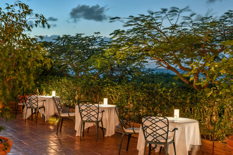 COMO-Parrot-Cay_Terrace-Restaurant_Outdoors