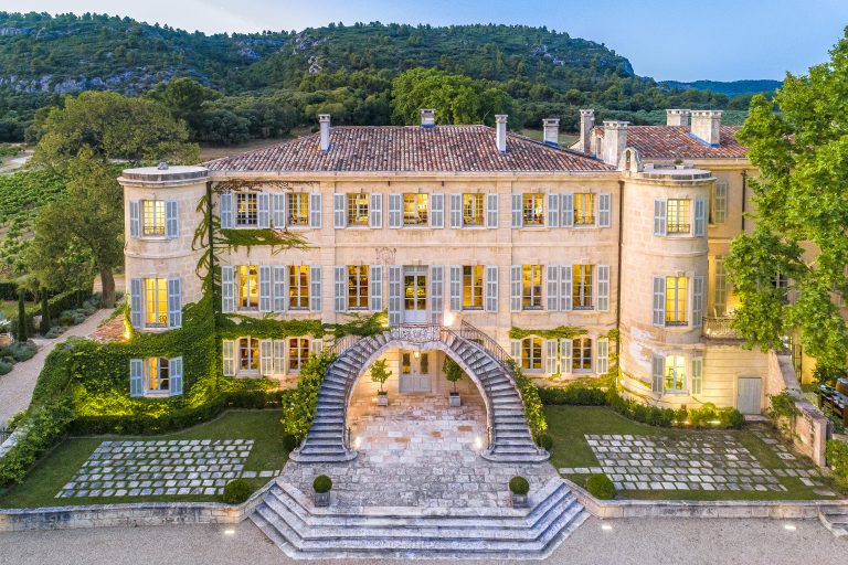 Chateau-d-Estoublon-Vue-aerienne-7