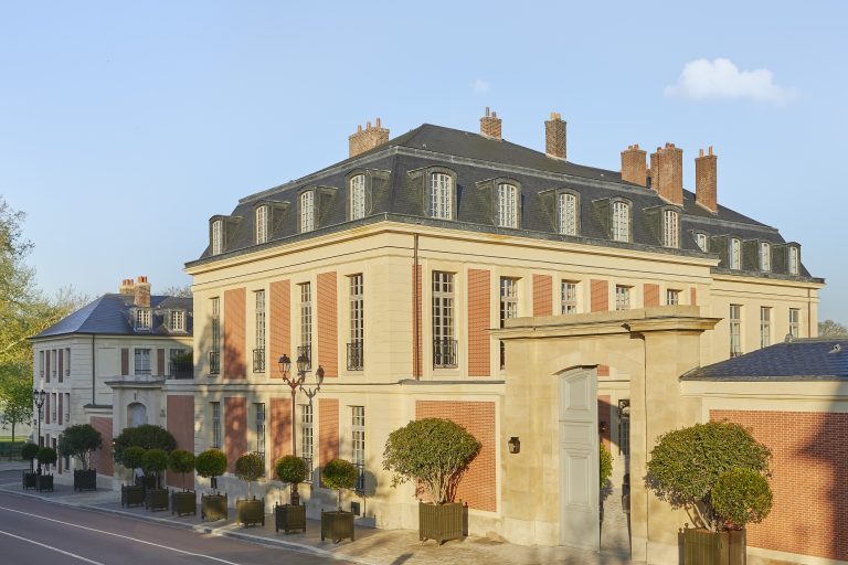 Le-Grand-Controle-Facade-1