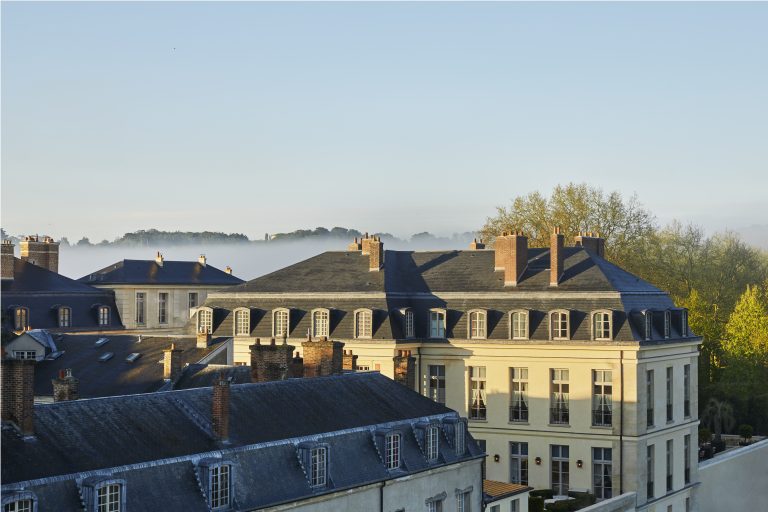 Le-Grand-Controle-Facade