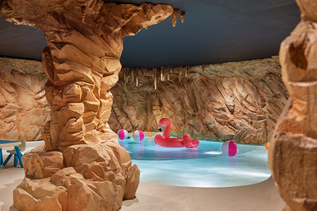 Royaume-des-enfants-Piscine-interieure