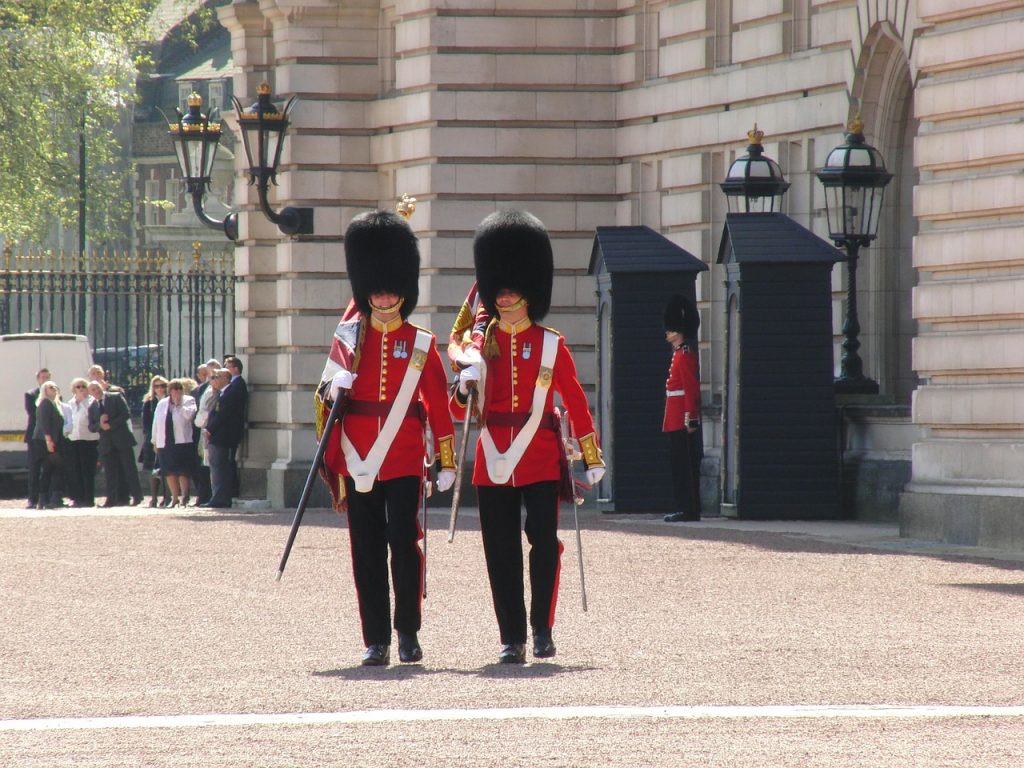 buckingham palace, changing of the guard, london-353886.jpg