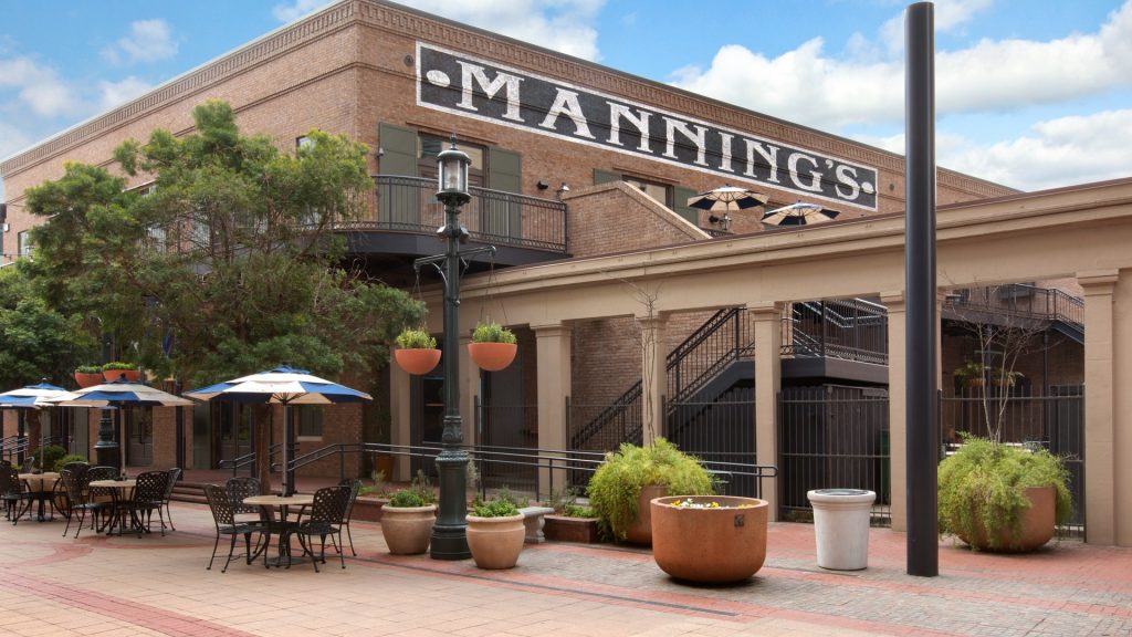 Mannings-Sports-Bar-